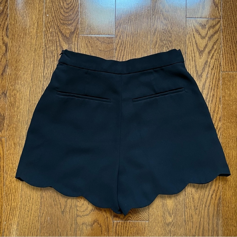 Aritzia Wilfred Black Scalloped Crepe Trousers Shorts - Sz 2 - Picture 5 of 13